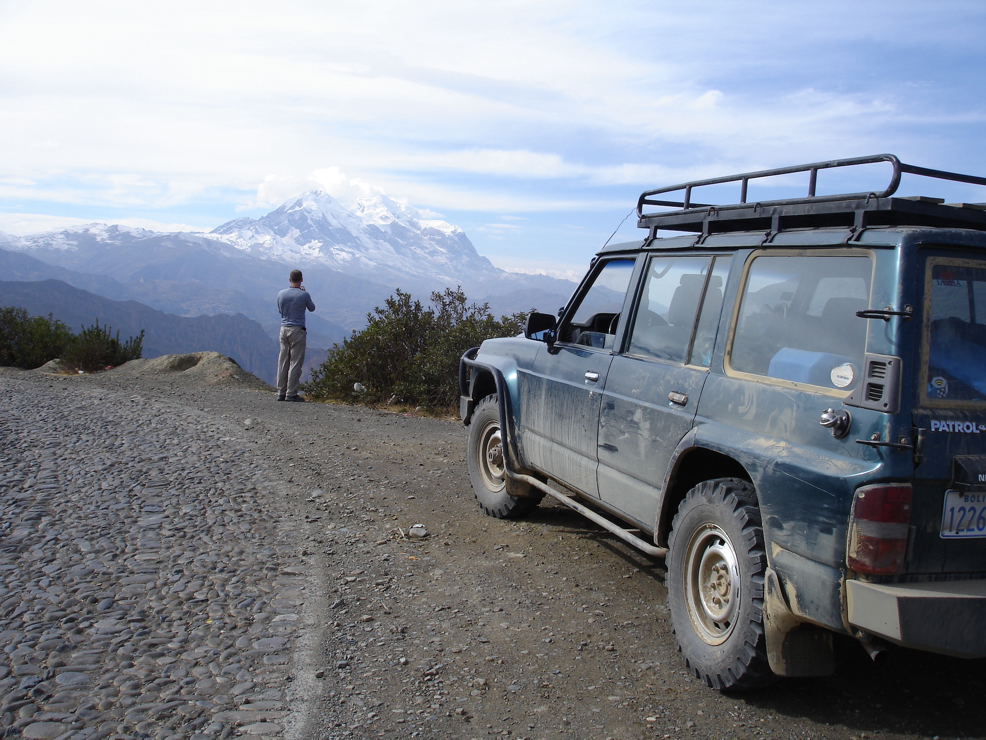 Day 1: La Paz (3600m) - Pinaya (3900m) - Puente Roto, Base camp (4500m) 