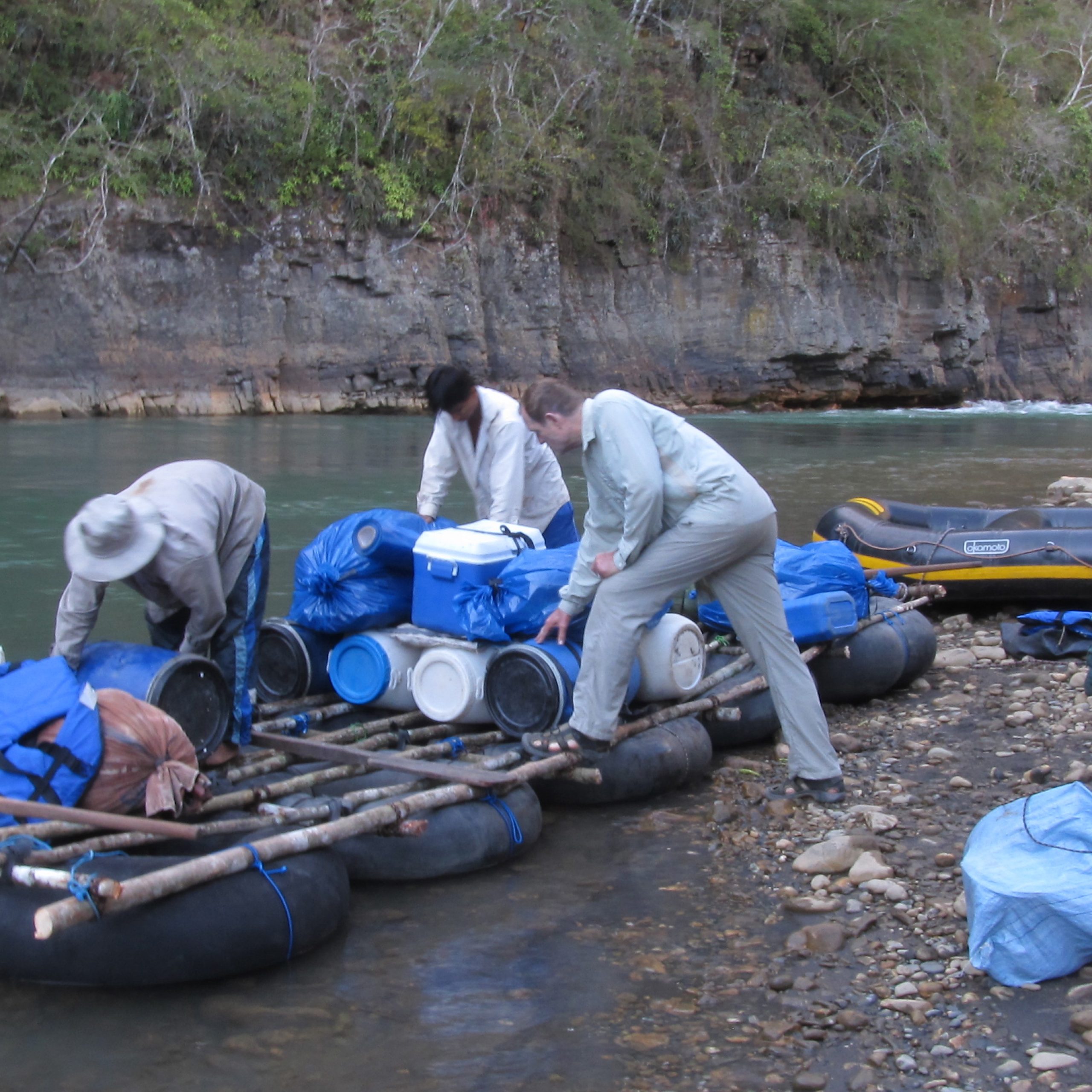 Trekking through the Madidi Park and rafting the Rio Tuichi